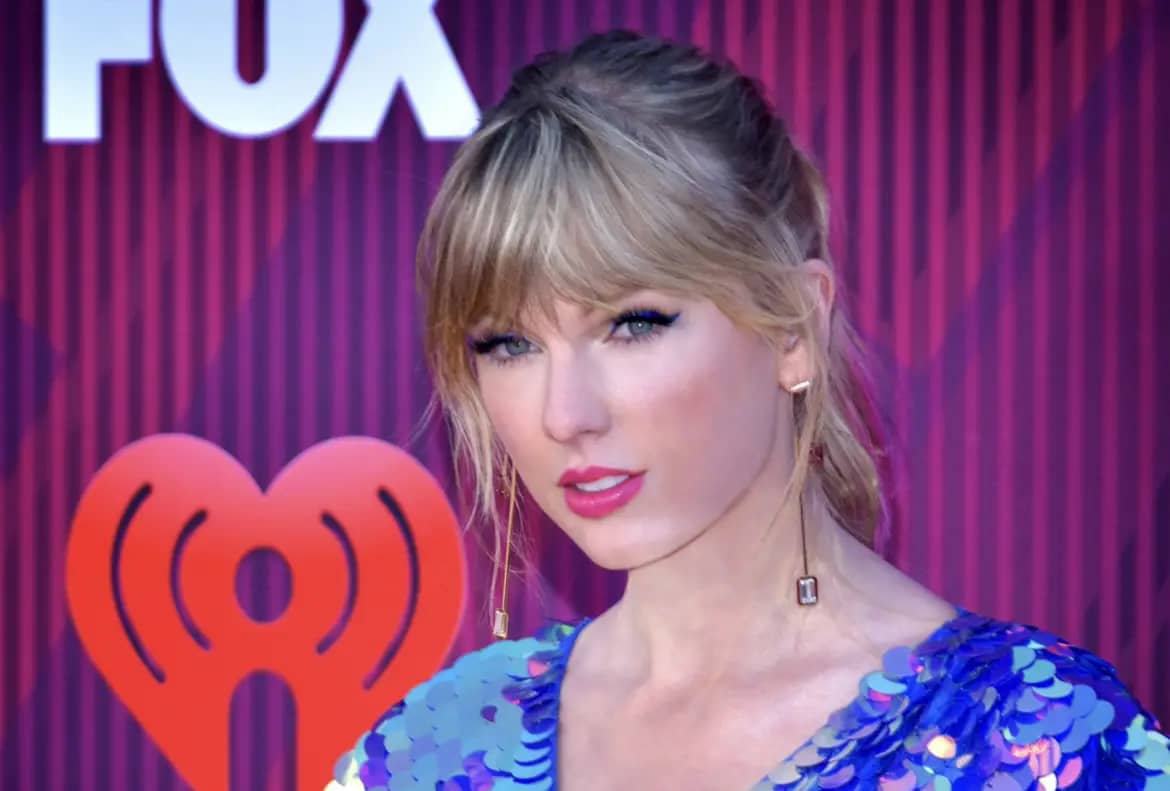 Taylor Swift at the iHeartRadio Music Awards 2019